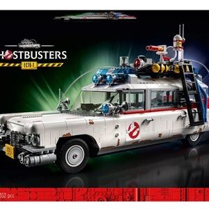 LEGO Ghostbusters Ecto-1 with Red and White Details